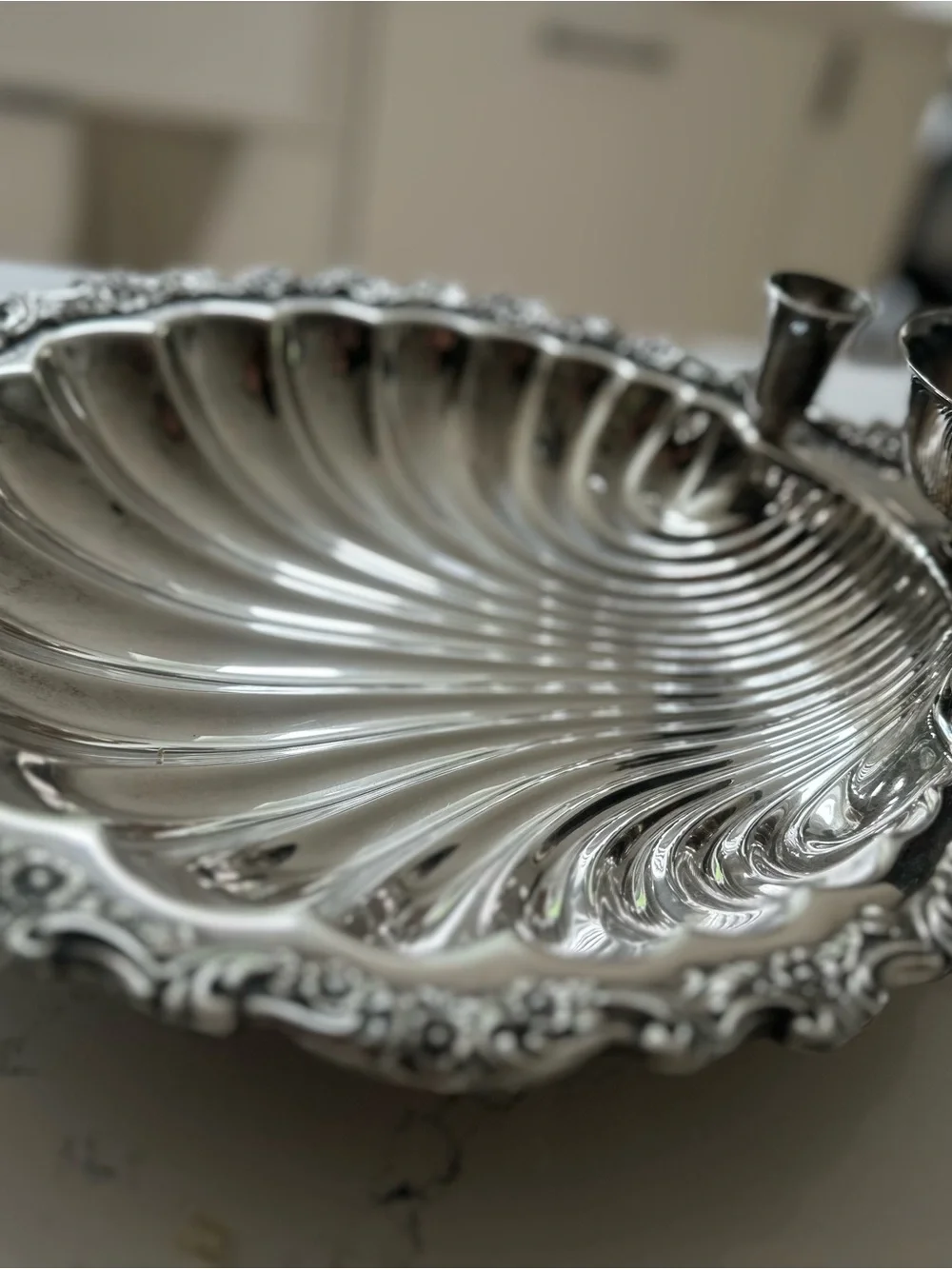 1940s Silver-Played Shell Serving Tray - Elegant Home Dining - vintage - Picture 6 of 14